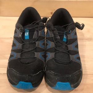 Kids Salomon hiking shoes size 2